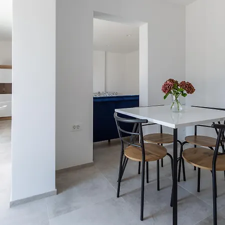 Apartment Oljka *
